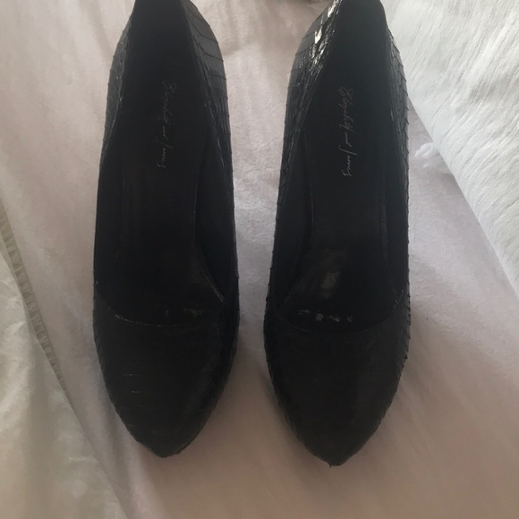 Shoes - Picture 1 of 2